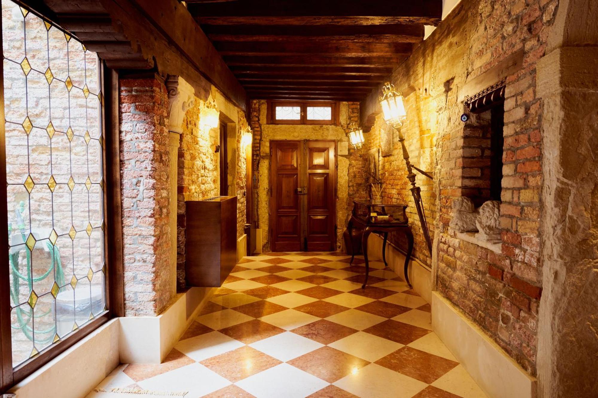 Nama Boutique Residence Венеция Экстерьер фото
